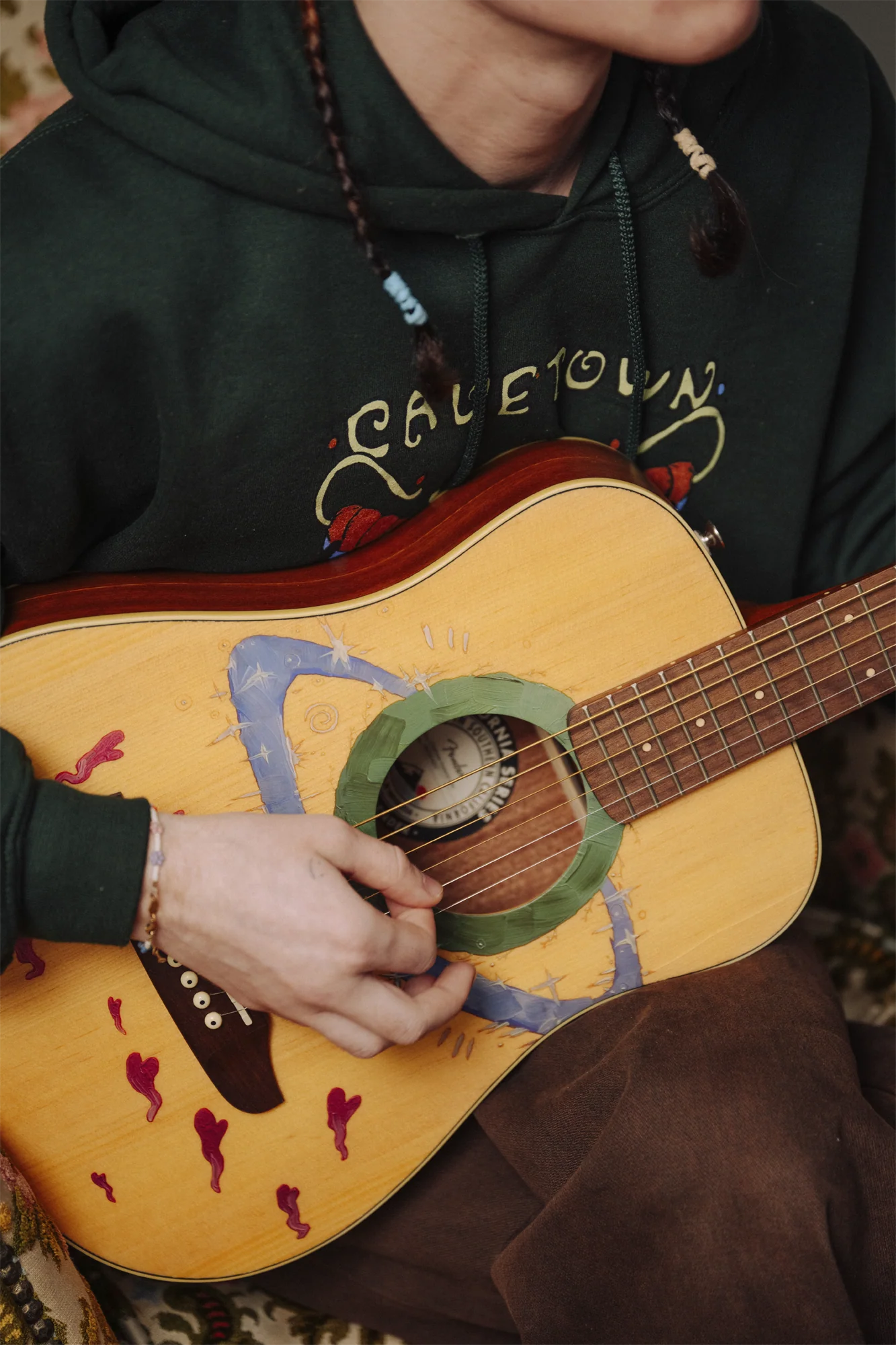 Cavetown Redondo Mini Fender Guitar - Image 5